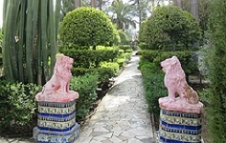 Entrada al jardín